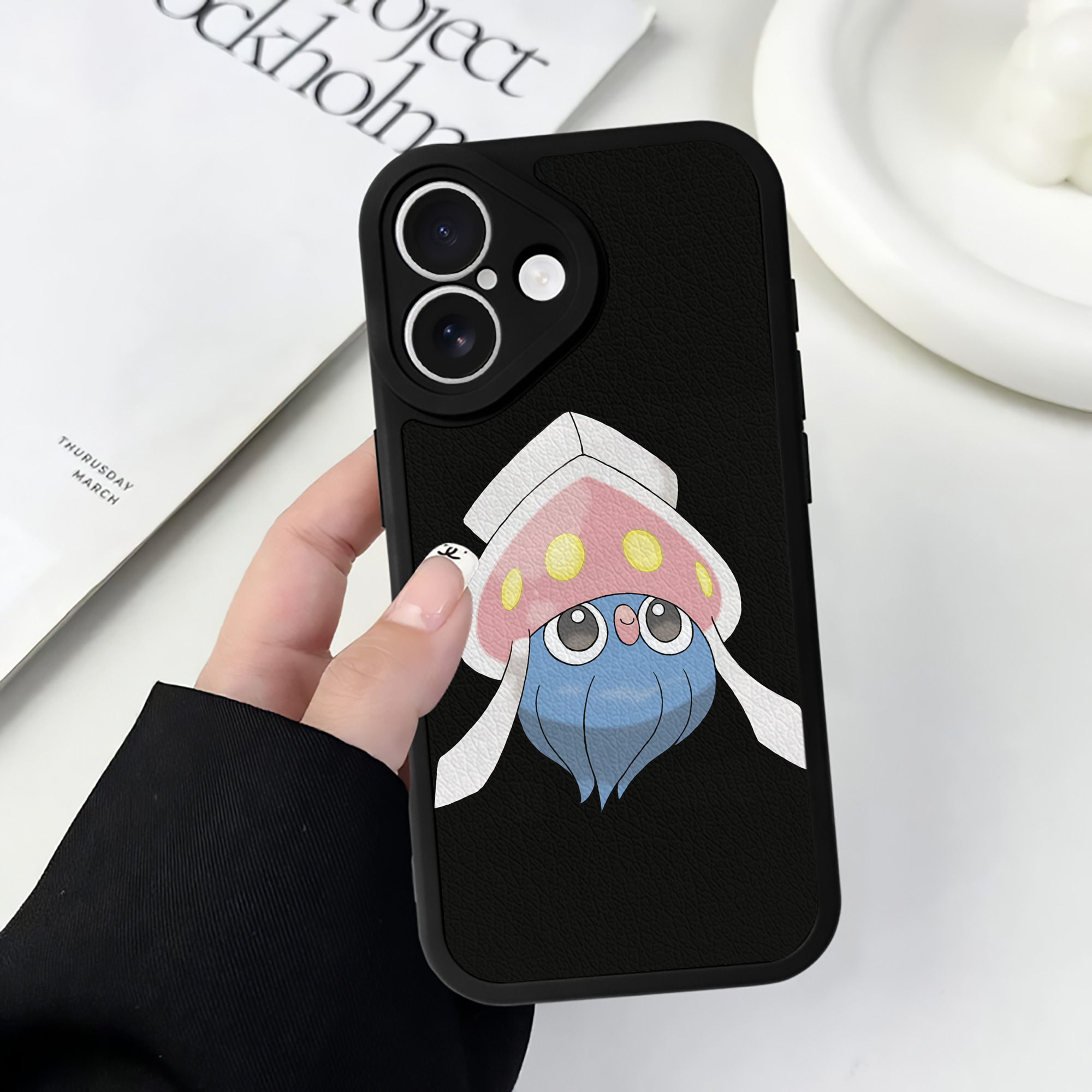 （画像用） ポケットモンスター Pokémon 【iPhone 16シリーズ対応】シリコンスマホケース（レザー調） 材質：シリコン